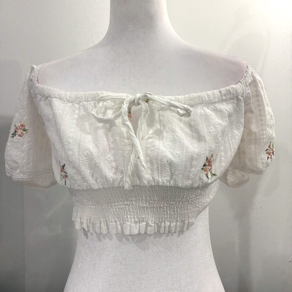 Kirious Los Angeles White Eyelet Floral Embroidered Cottagecore Crop Top Large